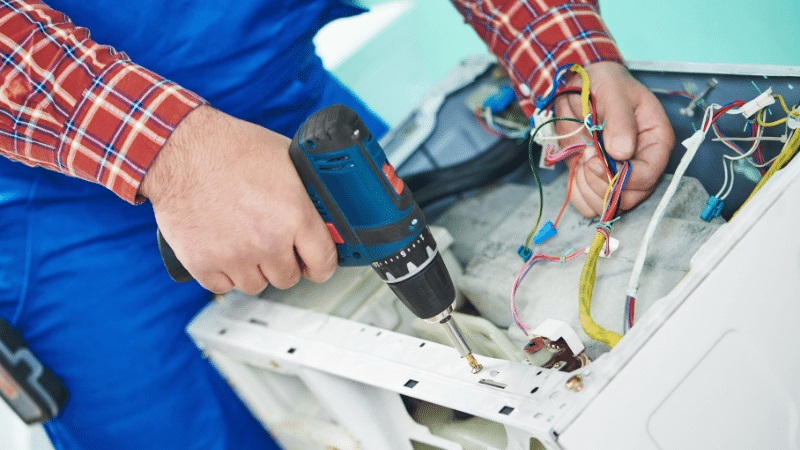 Dikili Mitsubishi Mitsubishi çamaşır makinesi kart tamiri – Su almama arızası orijinal parça ile giderildi. - Teknik servis örneği